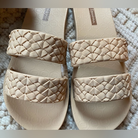 NWT: Ipanema Renda ll Slide Sandals - Picture 5 of 9